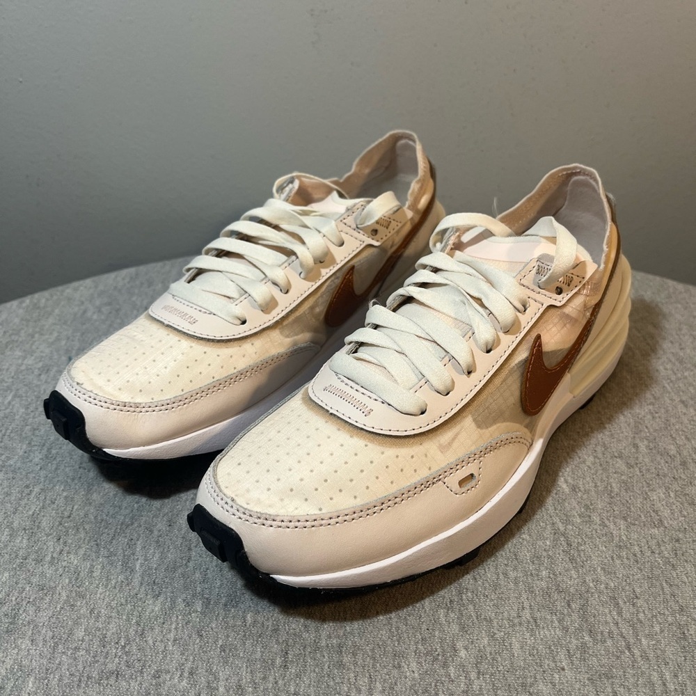Nike Waffle One ESS Light Soft Pink Athletic Women’s Shoe Size 8 FB1298 600 - Picture 1 of 11